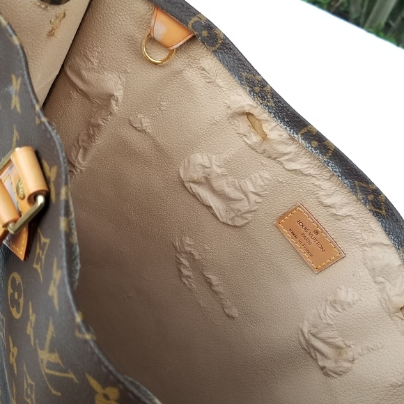 Authentic  Louis Vuitton Monogram Sac Plat Tote Handbag - Picture 13 of 16